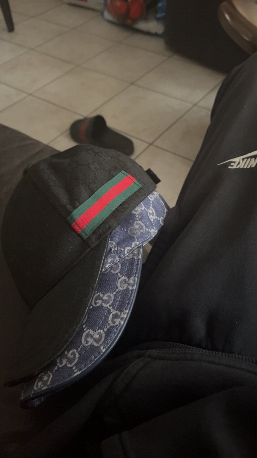 Zwarte gucci pet, Ophalen, Zo goed als nieuw