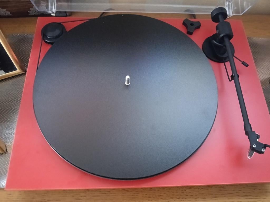 Pro-Ject Primary E Platenspeler Rood - Zo goed als nieuw., Audio, Tv en Foto, Platenspelers, Ophalen, Zo goed als nieuw, Platenspeler