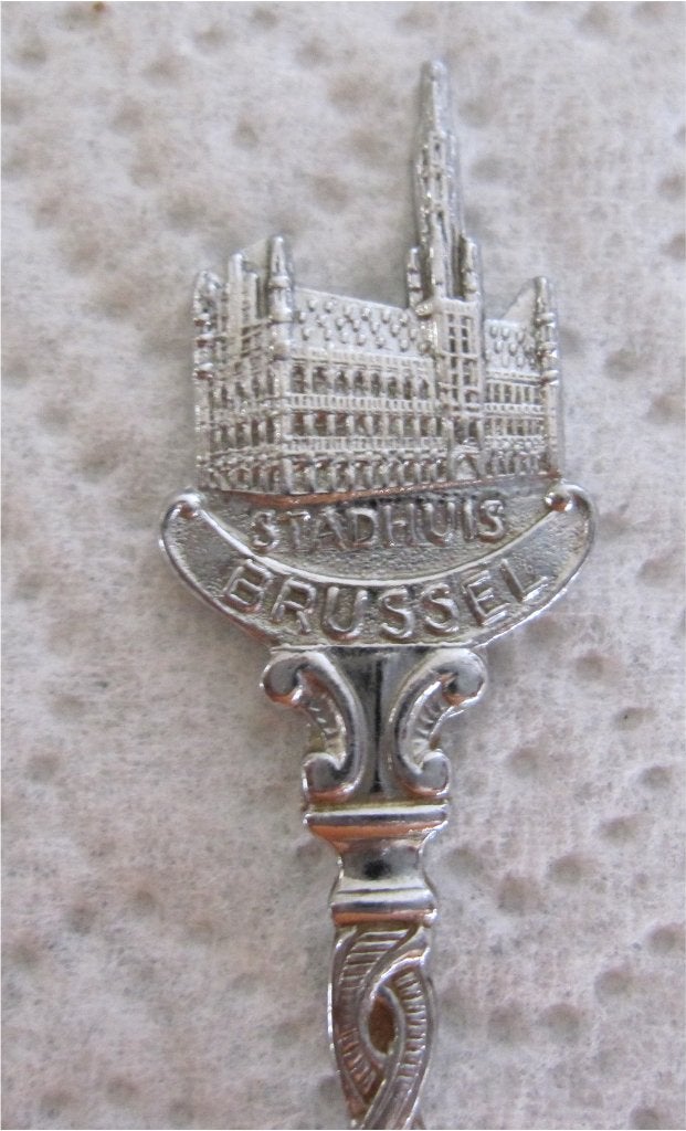 Theelepeltje nr 3 Stadhuis van Brussel, Verzamelen, Porselein, Kristal en Bestek, Zo goed als nieuw, Bestek, Metaal, Ophalen of Verzenden