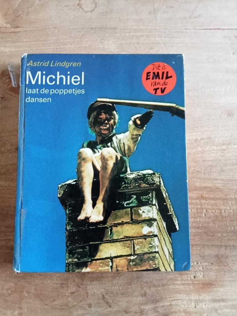 Michiel laat de poppetjes dansen - Astrid Lindgren, Ophalen of Verzenden, Gelezen, Astrid Lindgren, Fictie algemeen