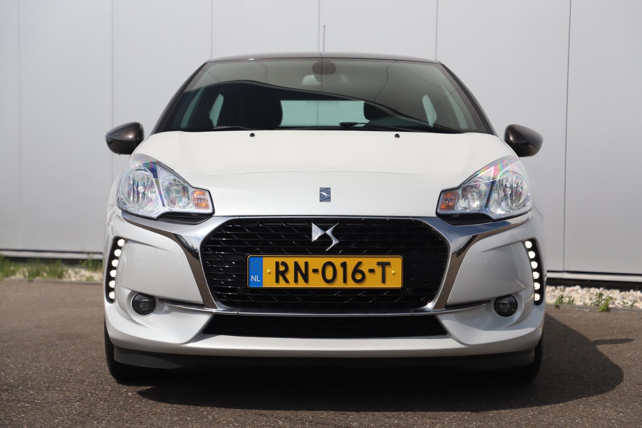 DS 3 1.2 PureTech Business 130PK Navigatie Bluetooth Clima C, Auto's, DS, Voorwielaandrijving, Stof, Gebruikt, 1199 cc