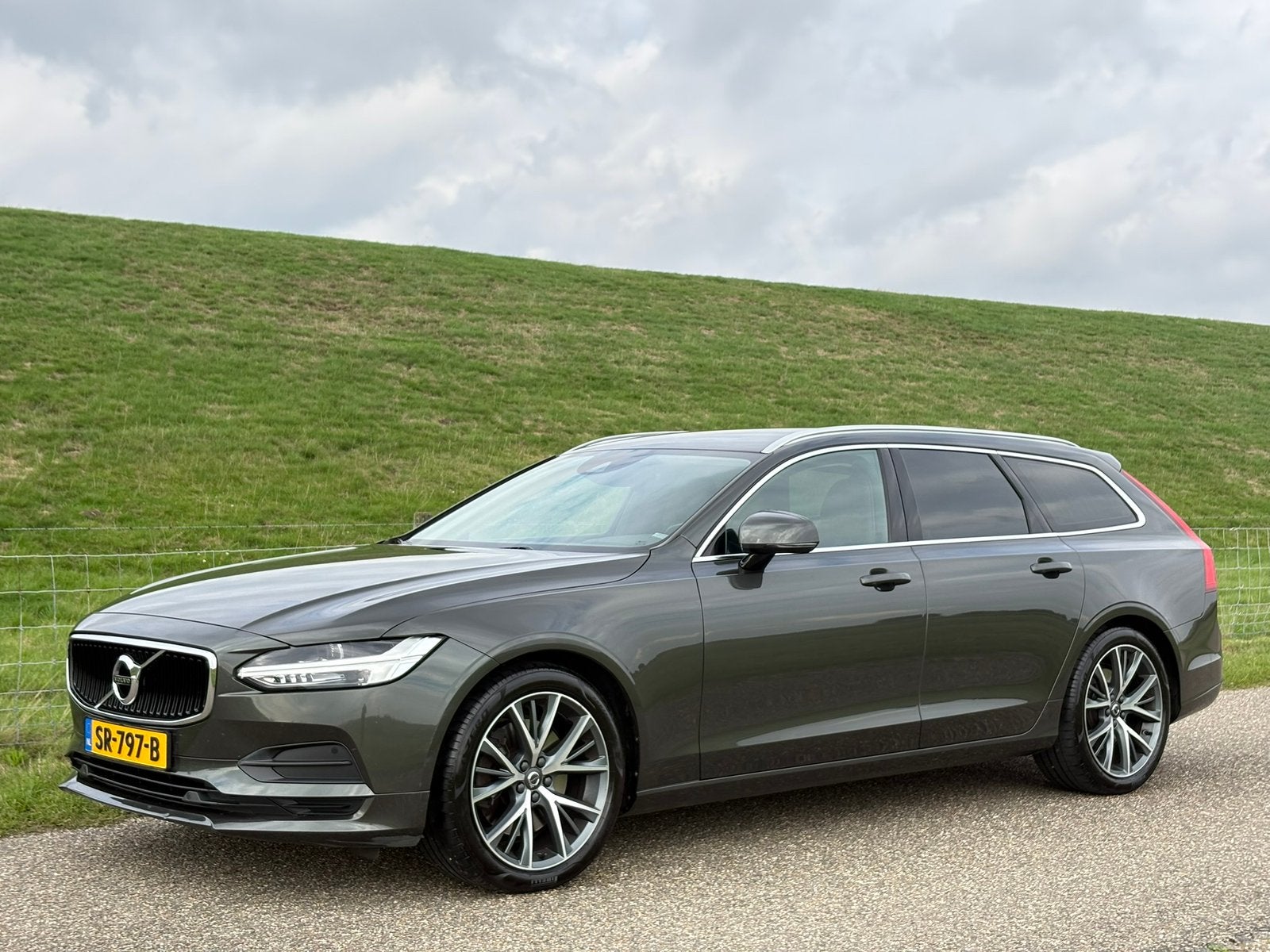 Volvo V90 T5 254pk 2018 Grijs | Luxe | Trekh | 90TH | Pine!!, Auto's, 15 km/l, V90, 93 €/maand, 750 kg