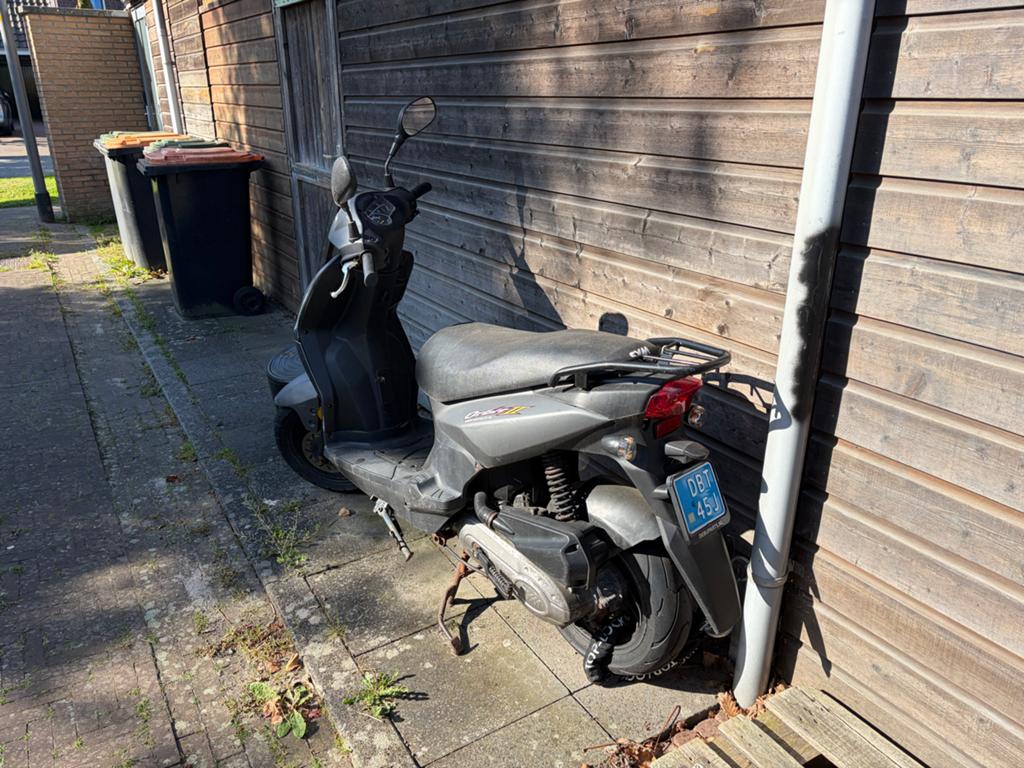 SYM Orbit scooter - gebruikt, accu defect, Ophalen, Gebruikt, Maximaal 45 km/u, Benzine