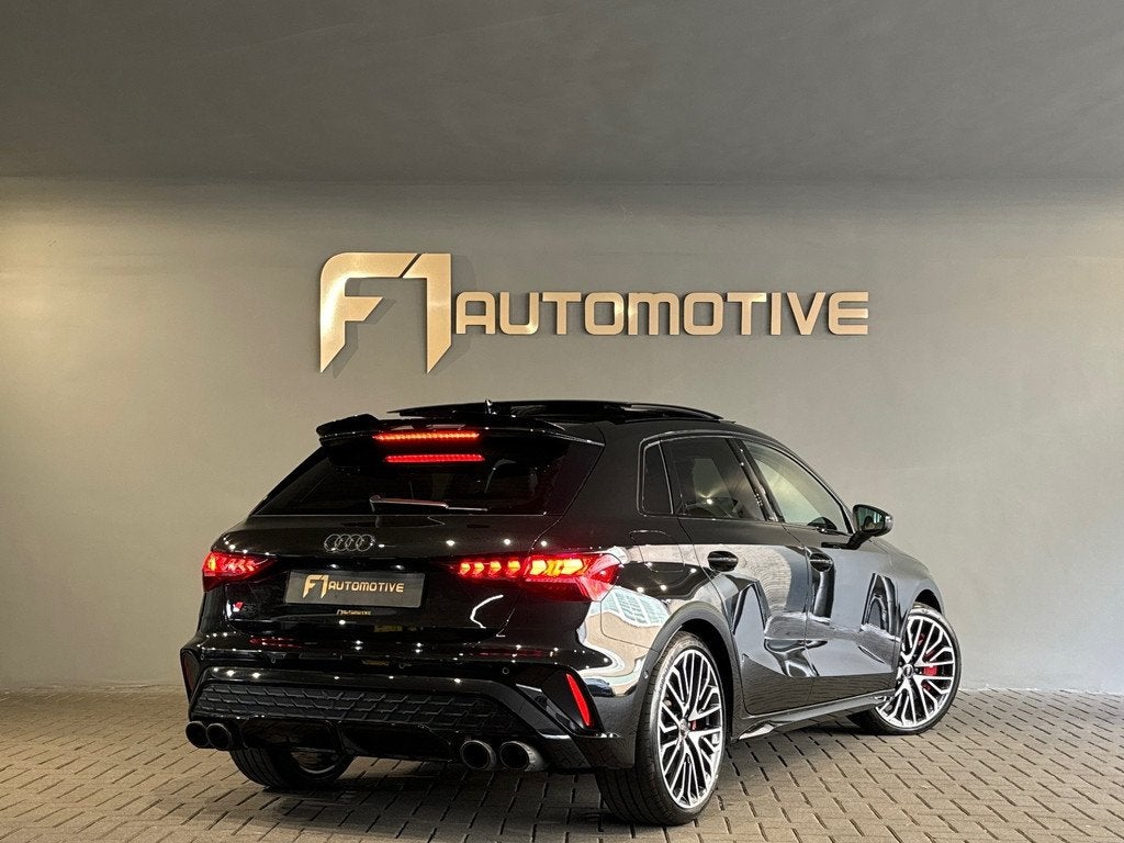 Audi S3 Sportback 2.0 TFSI quattro Pano|HuD|Sonos|Akrapovic, Automaat, S3, Gebruikt, 4 cilinders