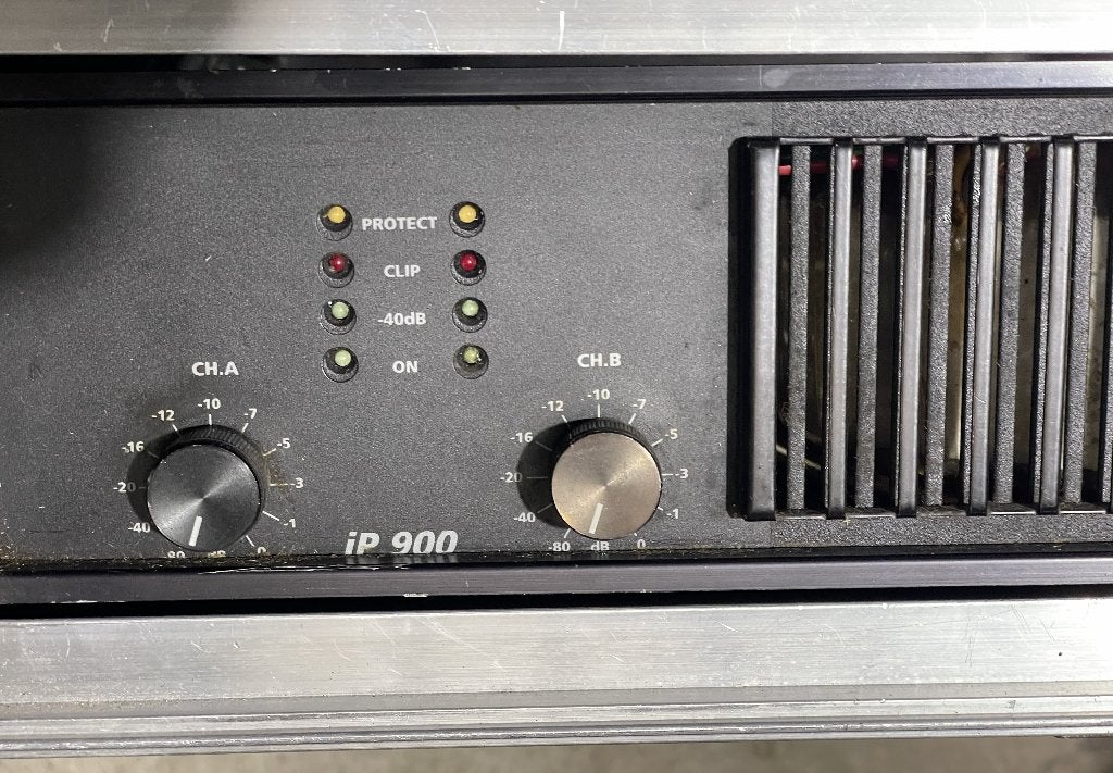 versterker Lab Gruppen IP900        zonder Flightcase, Ophalen of Verzenden, Gebruikt, Minder dan 500 watt, P.A.