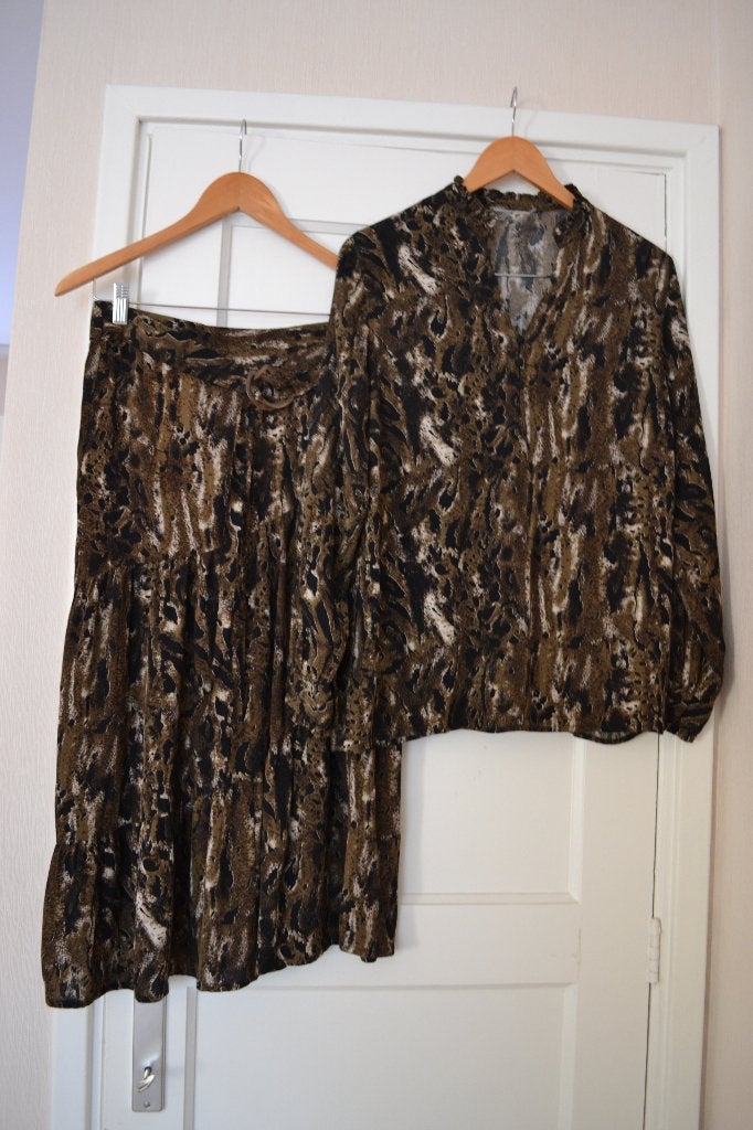 Set blouse en rok van Freequent maat S, Kleding | Dames, Freequent, Meerkleurig, Ophalen of Verzenden, Zo goed als nieuw