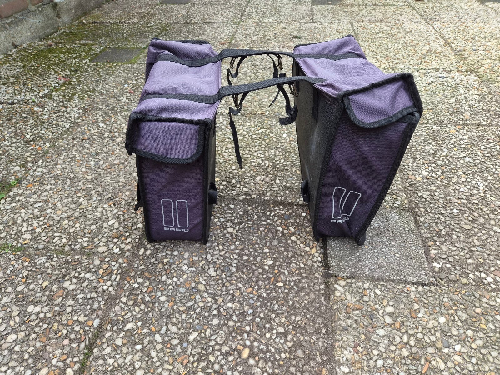 Basil fietstassen - Paars/Zwart - Gebruikt, Fietsen en Brommers, Ophalen of Verzenden, Gebruikt, Basil