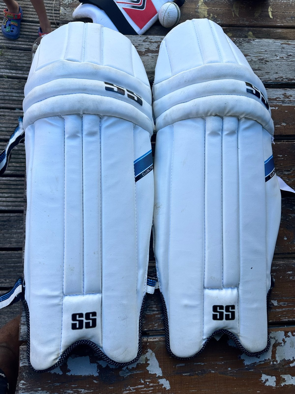 Complete Cricket Kit: Pads, Thigh Guard, Handschoenen & Tas, Ophalen, Gebruikt