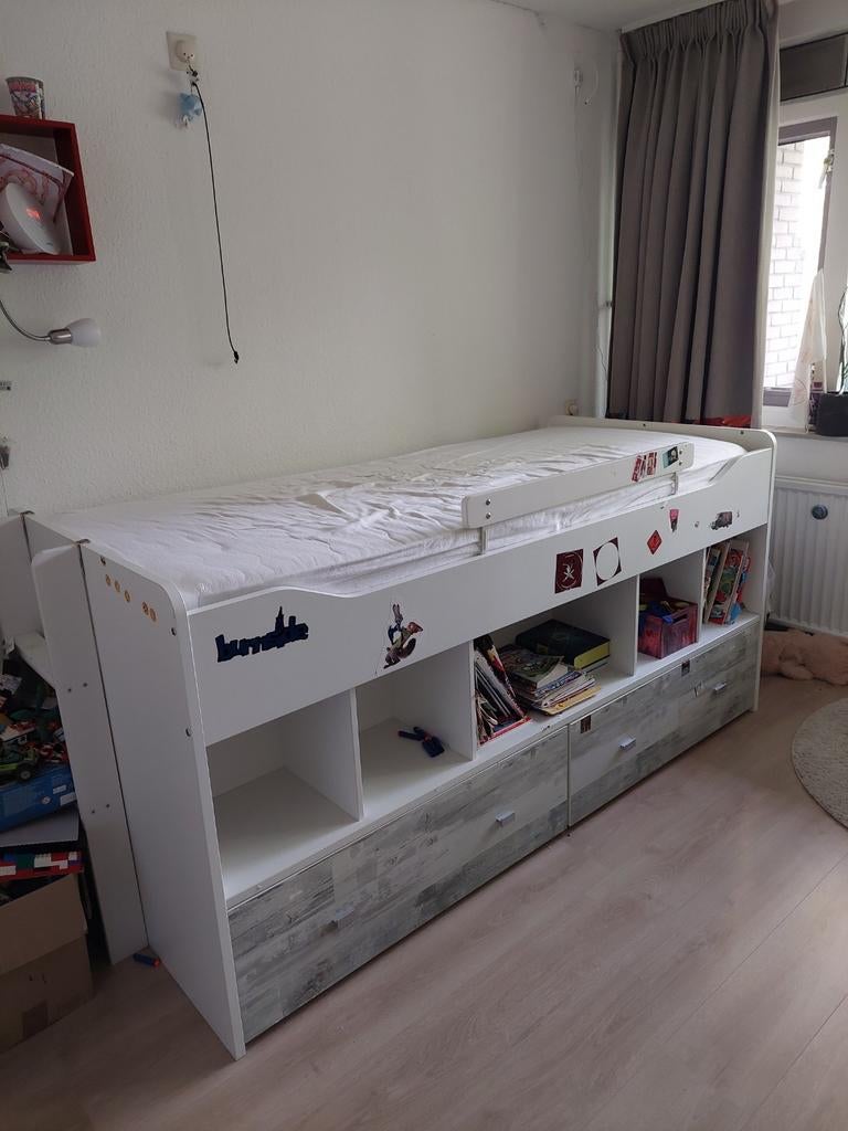 Halfhoogslaper met veel bergruimte, Ophalen, Halfhoogslaper