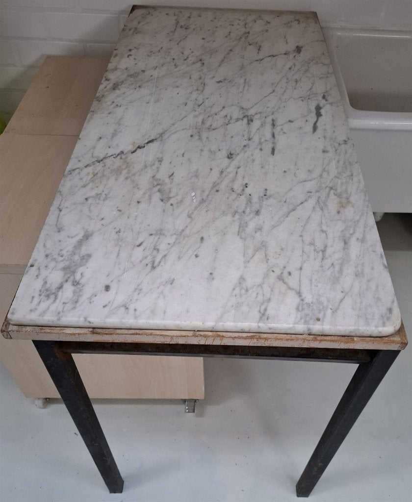 werktafel met los marmeren blad op stalen onderstel, Ophalen of Verzenden, Gebruikt, 70 tot 120 cm