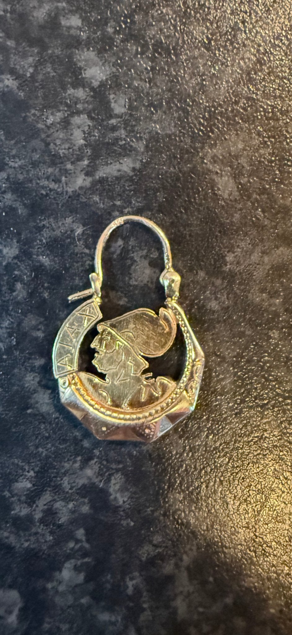 Handgemaakte Ajax oorhanger 14 karaat goud, Ophalen of Verzenden, Gebruikt, Goud, Hangers