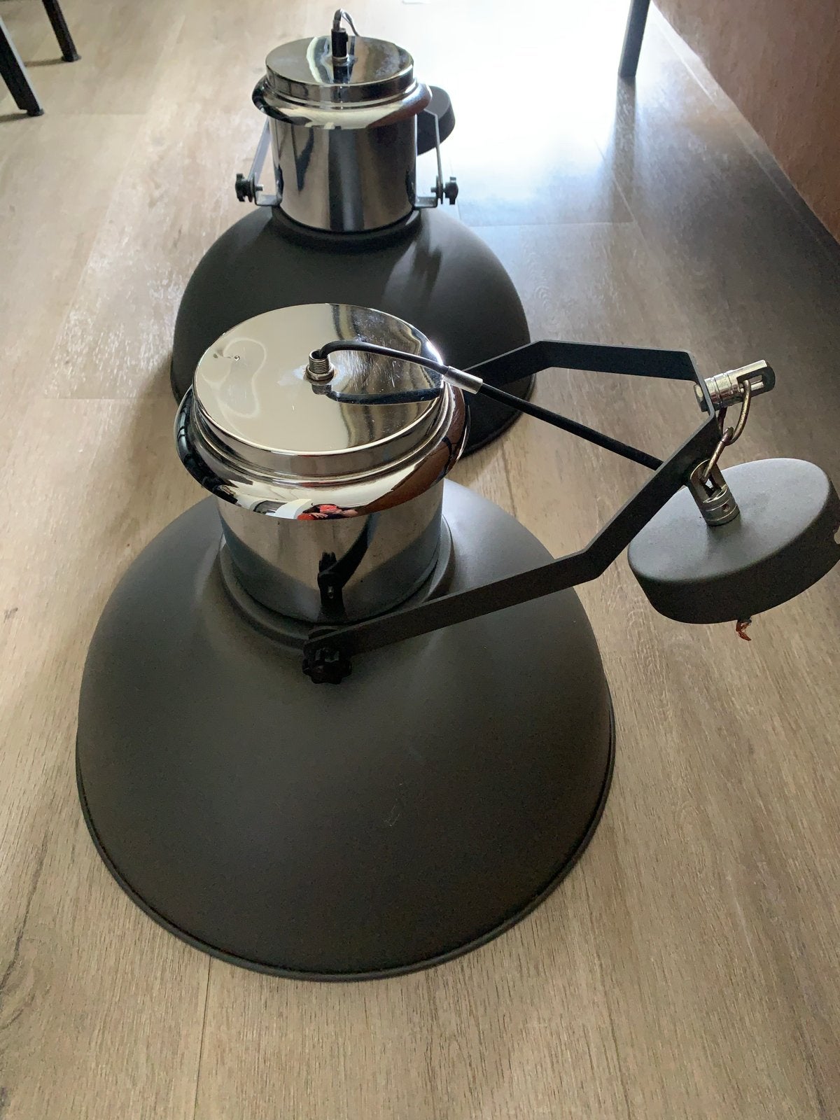 Set van 2 industriële hanglampen, zwart met chroom, Ophalen, Zo goed als nieuw, Metaal, E27 (groot)
