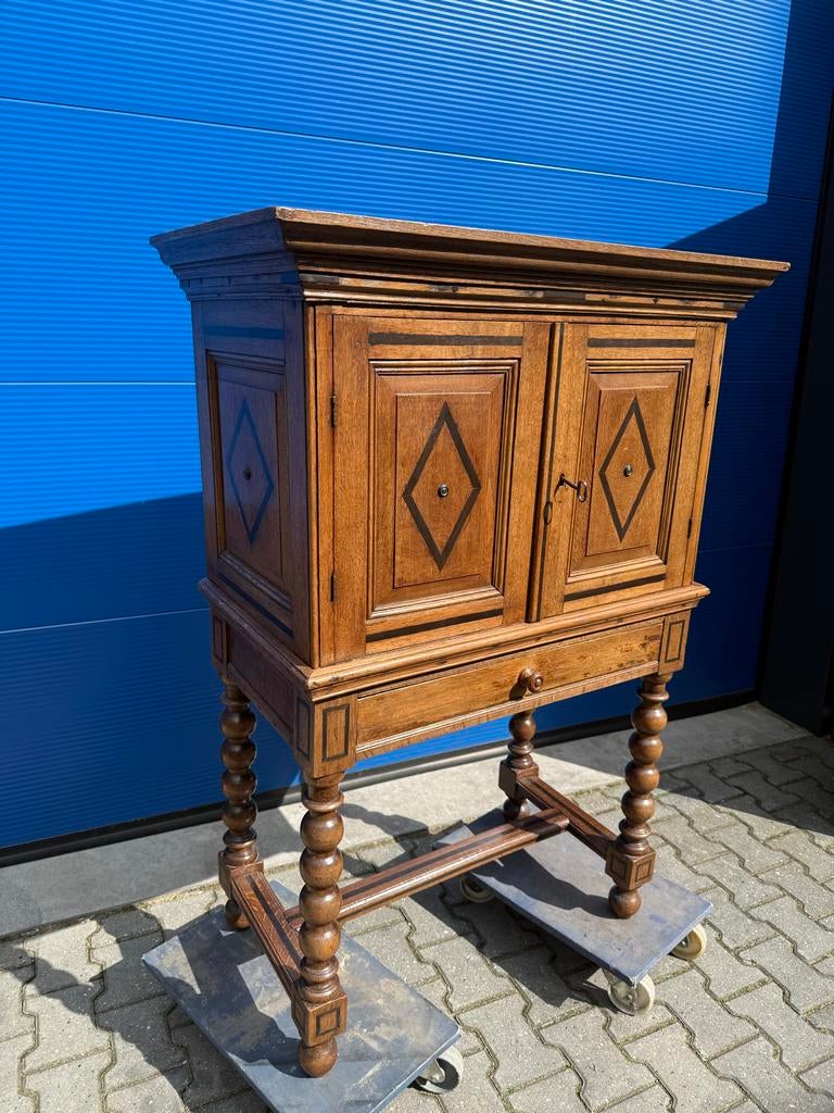 Massief Eiken Frans Tafelkabinet Kastje met Werkend Slot, Antiek en Kunst, Ophalen