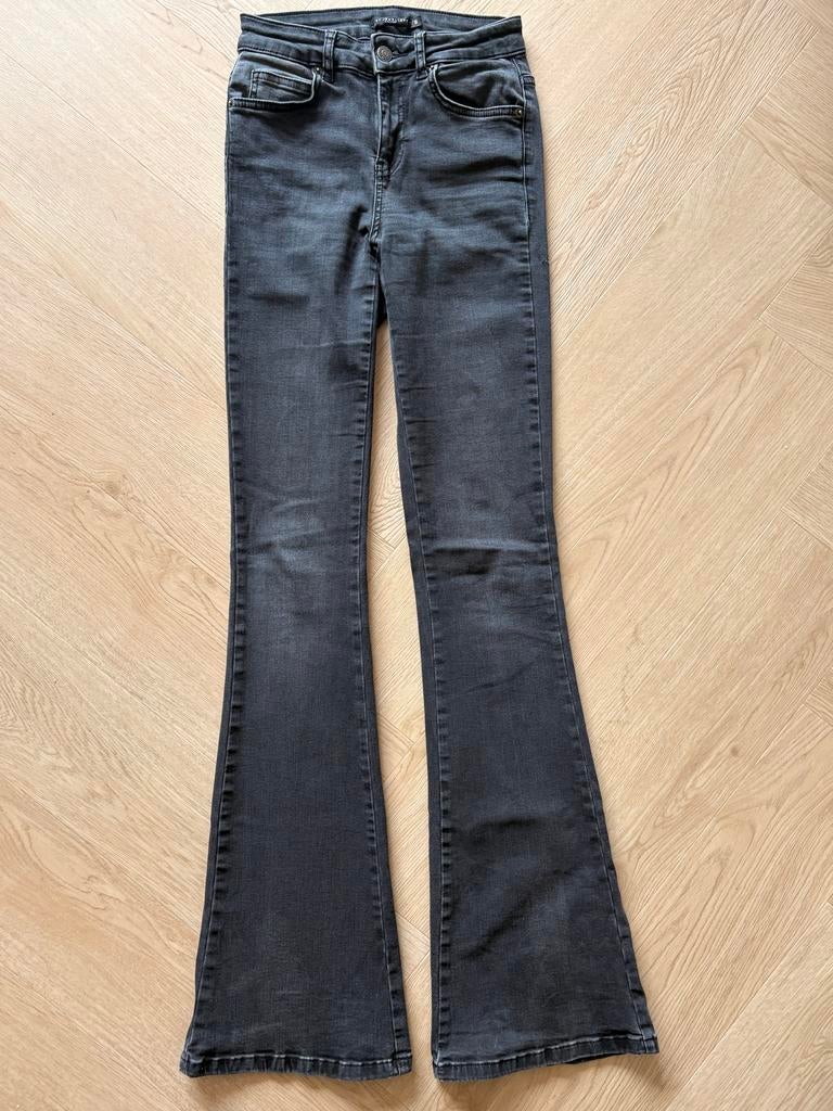 Zwarte flared jeans van My Jewellery maat S, Ophalen of Verzenden, Zo goed als nieuw, Zwart, W28 - W29 (confectie 36)