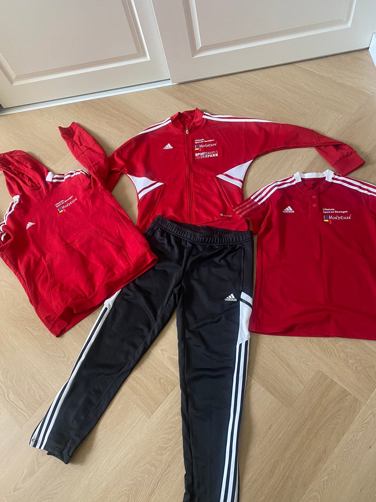 Roc mondriaan kleding pakket sport en bewegen, Verzenden, Zo goed als nieuw