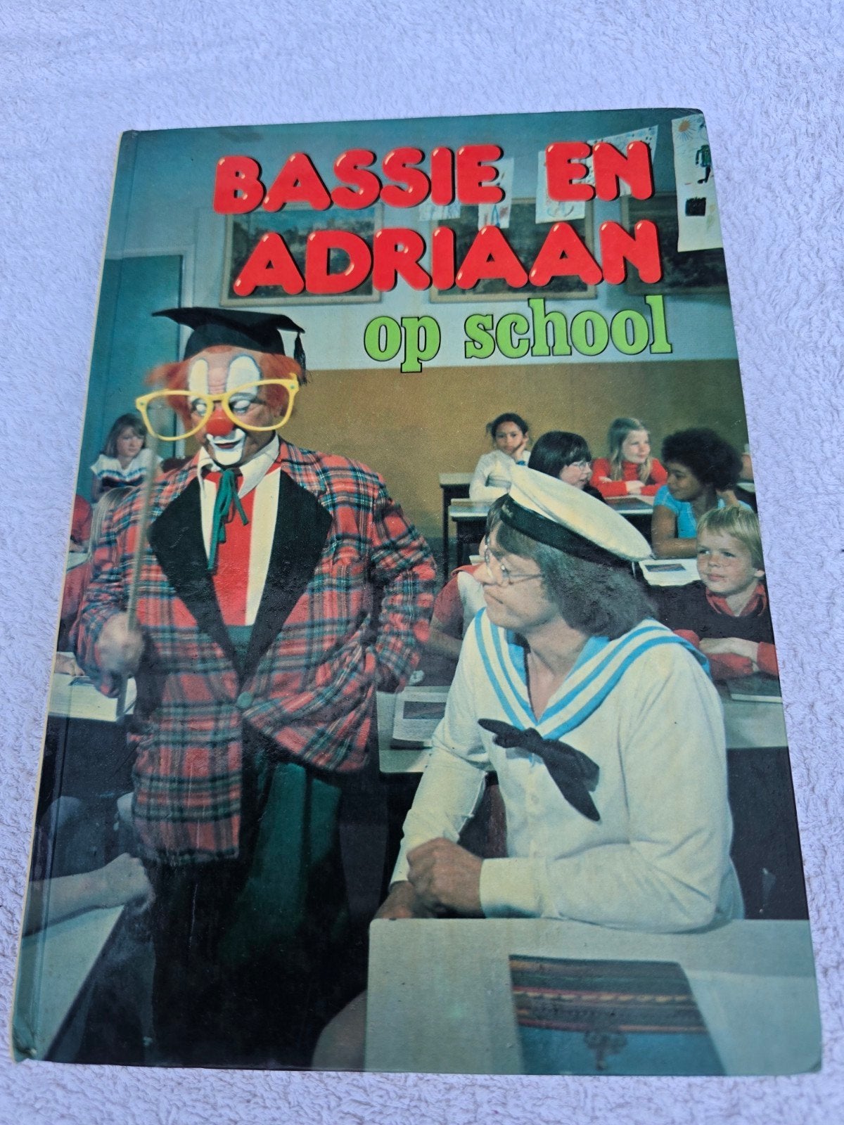 Bassie en Adriaan op school - Vintage kinderboek, Boeken, Ophalen of Verzenden, Gelezen, Bassie en Adriaan, Fictie algemeen