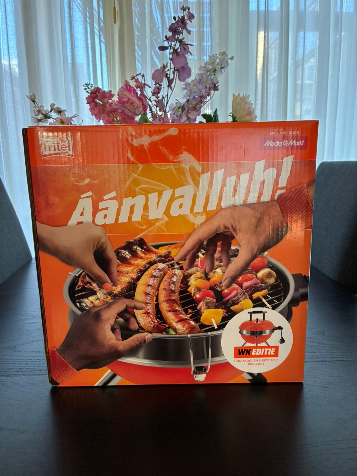 2 in 1 barbecue. Houtskool en elektrisch. Oranje WK-editie, Ophalen of Verzenden, Nieuw