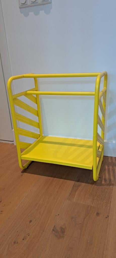 Geel rekje voor Wown, ontworpen door Zilverblauw, Ophalen, Zo goed als nieuw