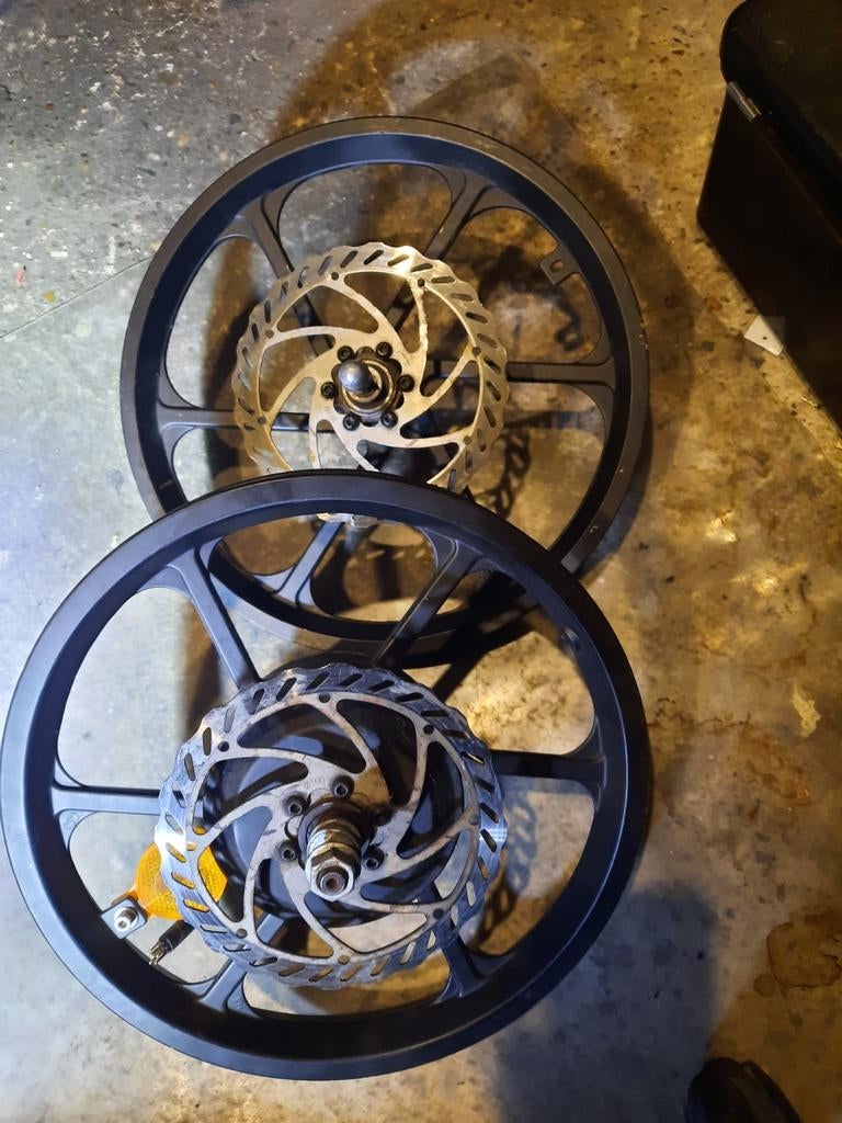 HITWAY Veleg van 16 inch voor en achter met motor, Fietsen en Brommers, Brommeronderdelen | Puch, Ophalen, Gebruikt, Overige typen