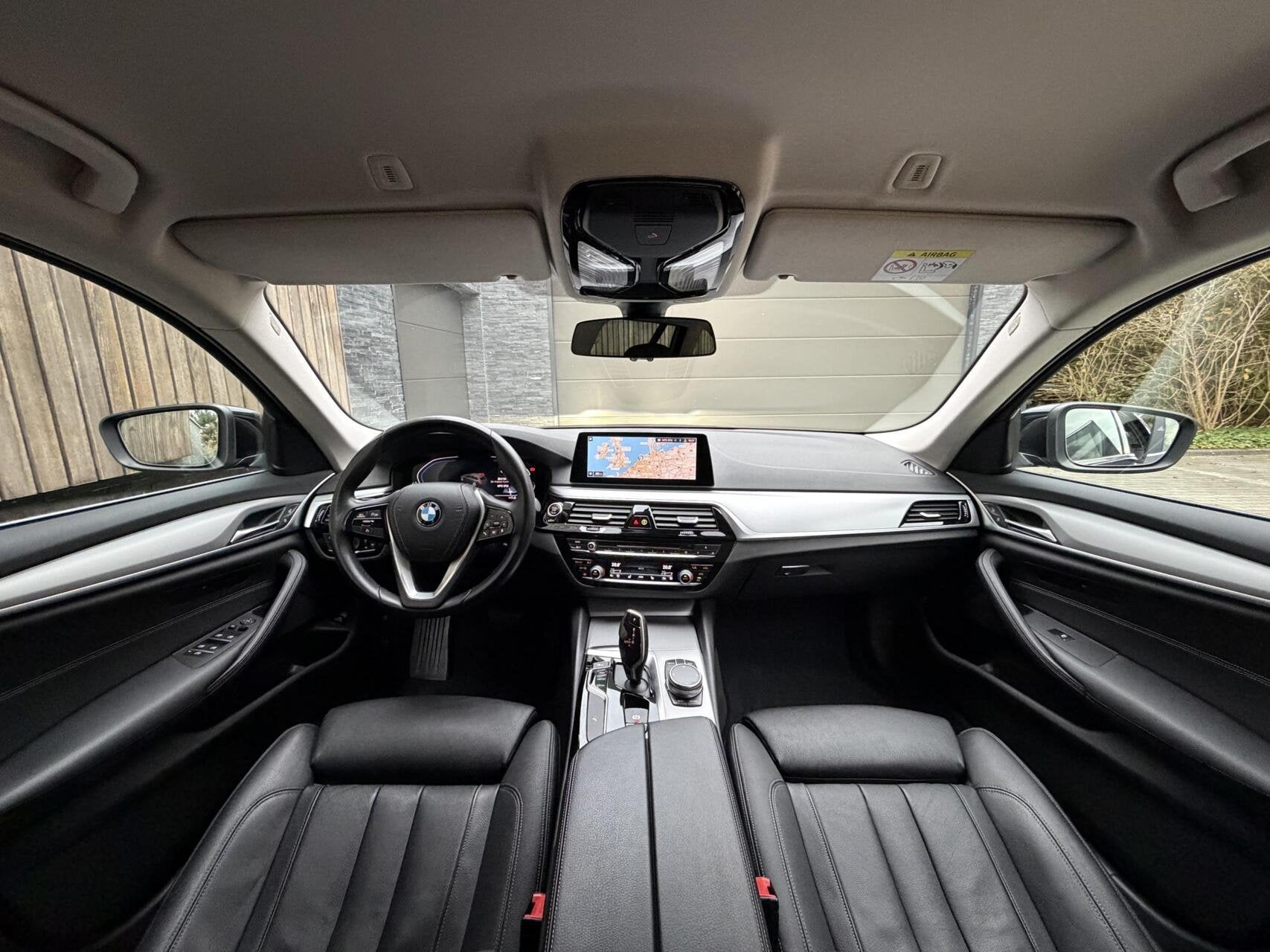 BMW 5-serie Touring 520i High Executive Automaat | Apple Car, Auto's, Automaat, 1998 cc, Achterwielaandrijving, Gebruikt