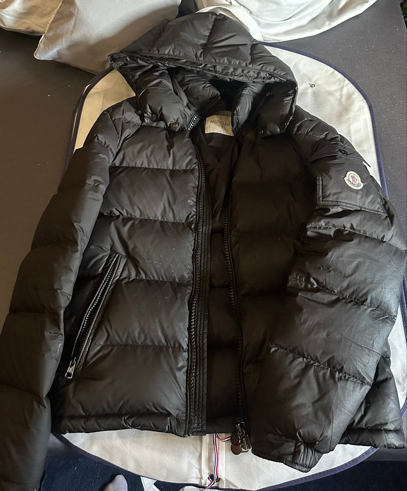Moncler Maya donsjack zwart maat M, Ophalen of Verzenden, Zo goed als nieuw, Maat 48/50 (M), Zwart