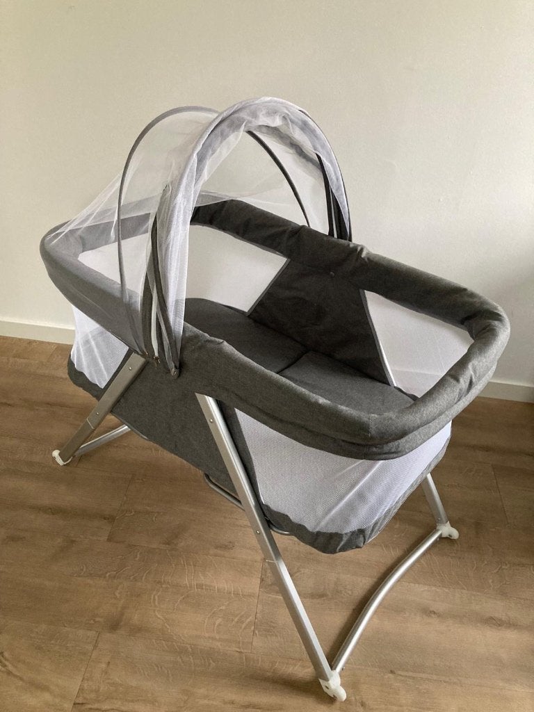 Lionelo Vera wieg/reisbed met klamboe, Ophalen, Zo goed als nieuw, Minder dan 140 cm, Matras