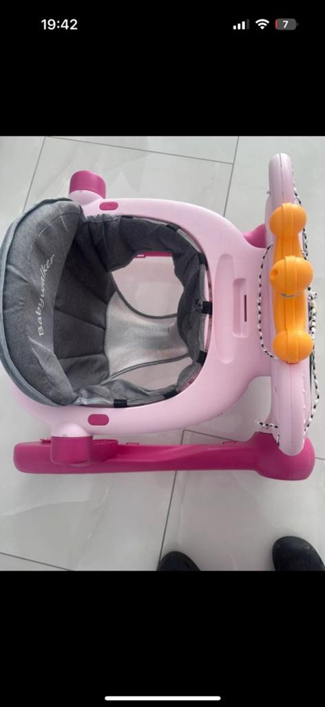 Roze Babywalker met Speelpaneel en Wieltjes, Ophalen of Verzenden