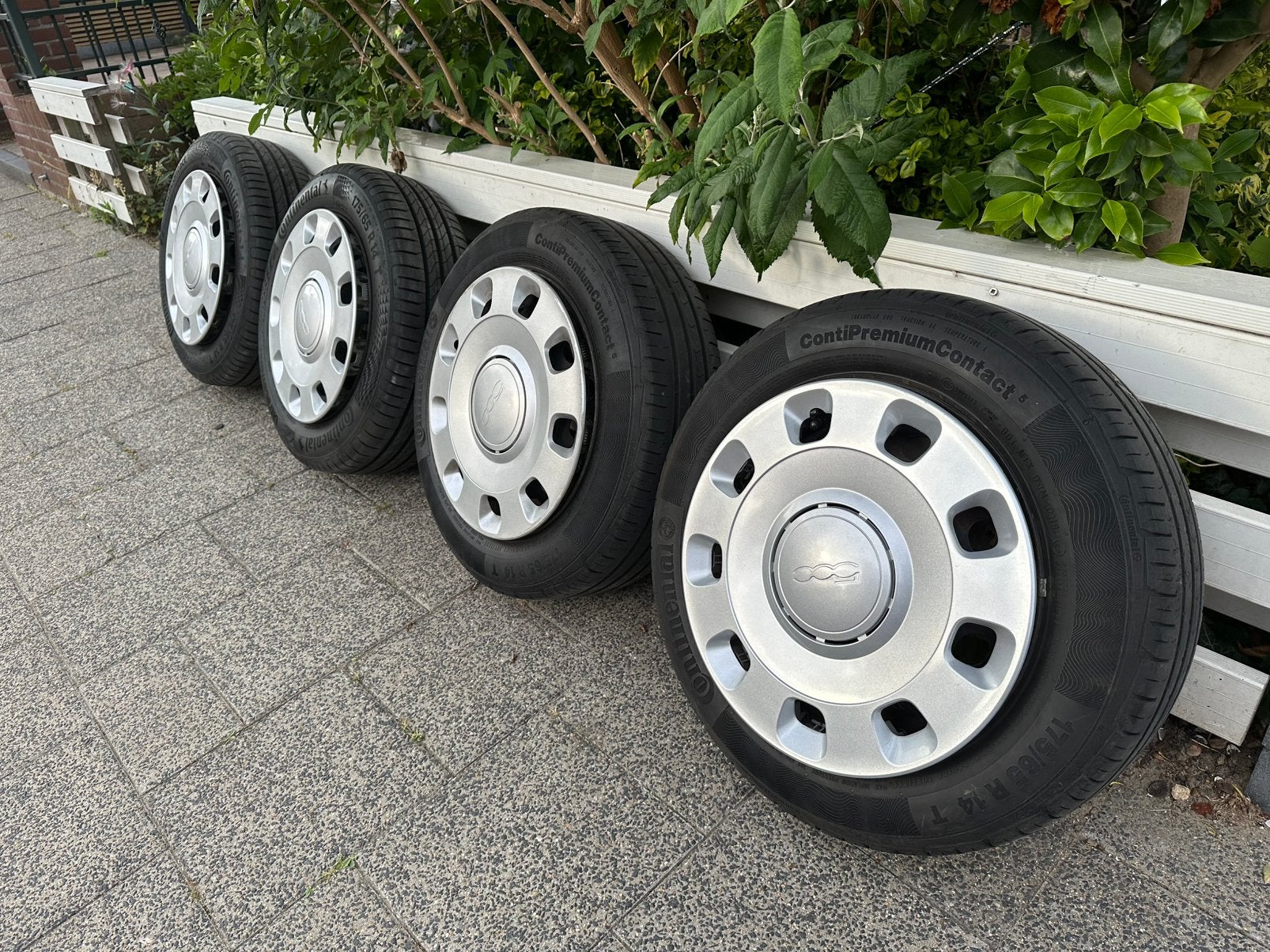4x98 14 inch velgen met wieldoppen. Fiat 500 / Fiat Panda, Ophalen, 14 inch, Gebruikt, 175 mm