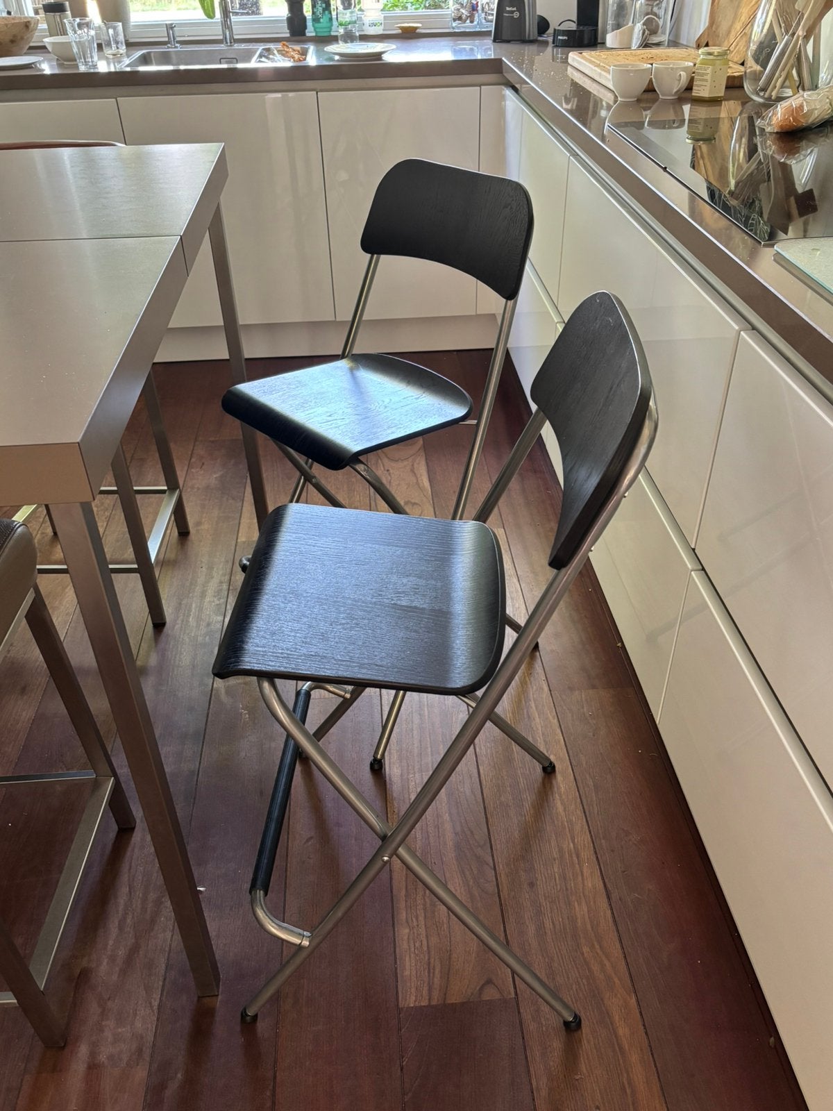 Barkruk Ikea, opklapbaar zithoogte 63 cm, Ophalen, Gebruikt, Met voetsteun, 60 tot 90 cm