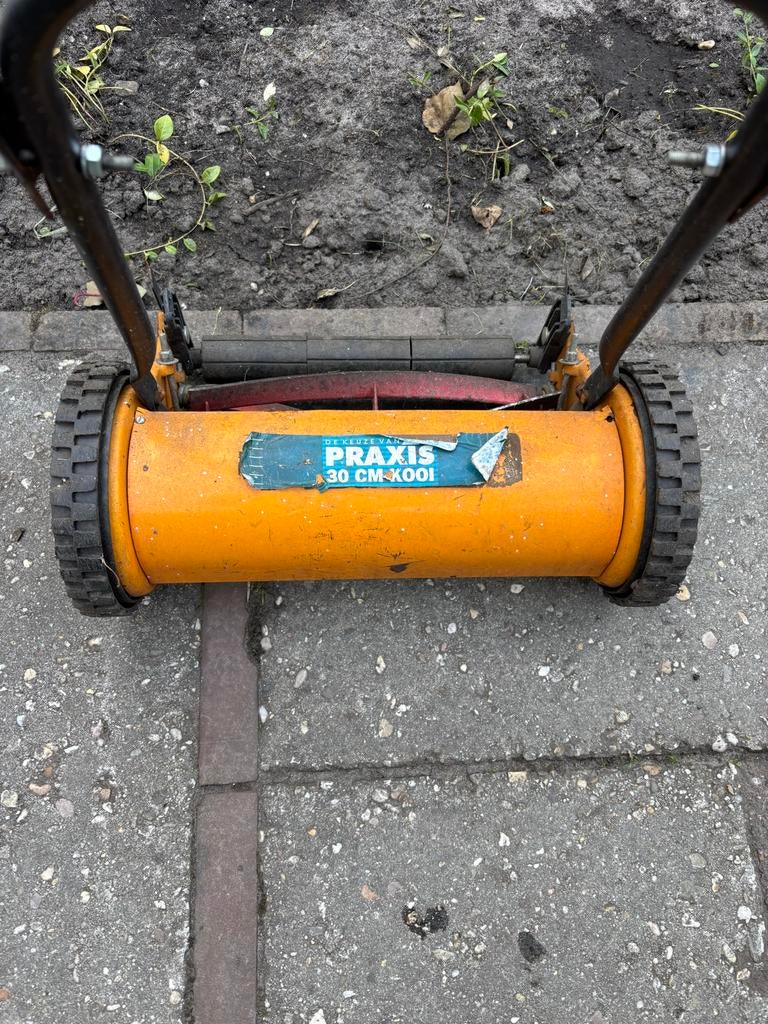 Praxis Handgrasmaaier 30 cm - Compact en Gebruiksvriendelijk, Tuin en Terras, Grasmaaiers, Ophalen, Gebruikt, Handgrasmaaier, Minder dan 30 cm