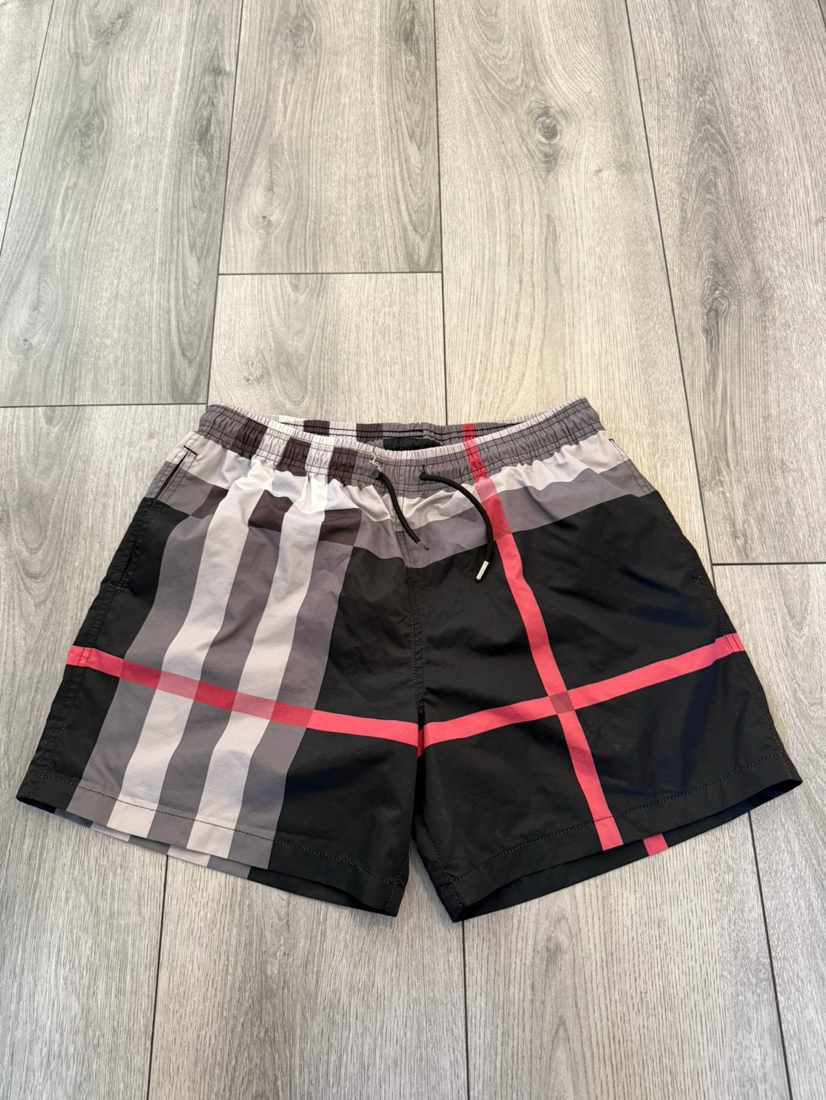 Burberry zwembroekje, Huis en Inrichting, Ophalen of Verzenden, Nieuw, Eenpersoons, Kussen