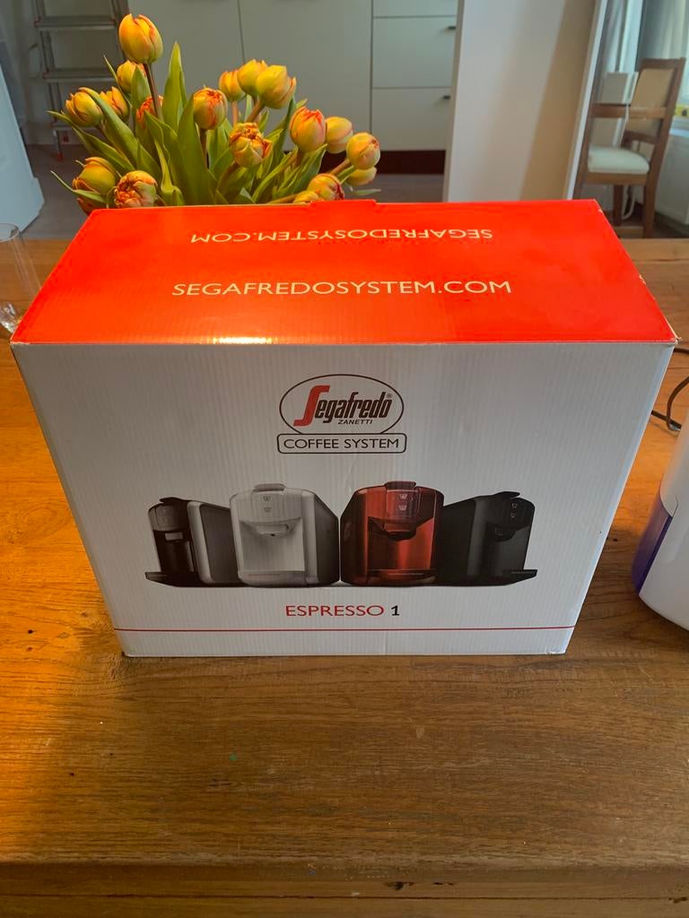 Nieuwe Segafredo Espresso 1 Wit koffiemachine, Ophalen, Koffiepads en cups, Espresso apparaat, Nieuw