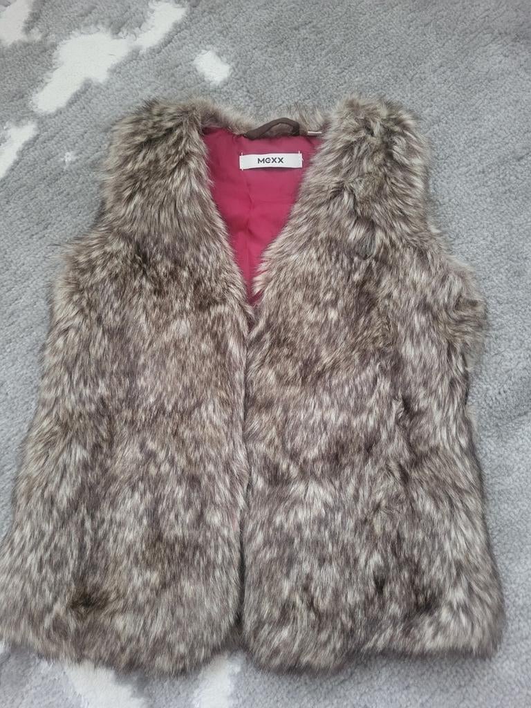 Mexx fluffy bodywarmer maat 92, Ophalen of Verzenden, Zo goed als nieuw, Mexx, Jongen of Meisje