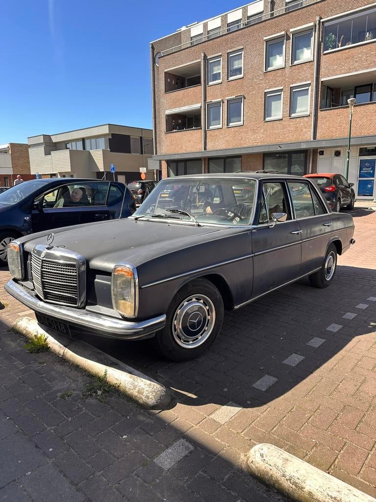Mercedes-Benz 300d 5cil w115 1971 Blauw, Auto's, Blauw, 23 km/l, Bedrijf, Diesel