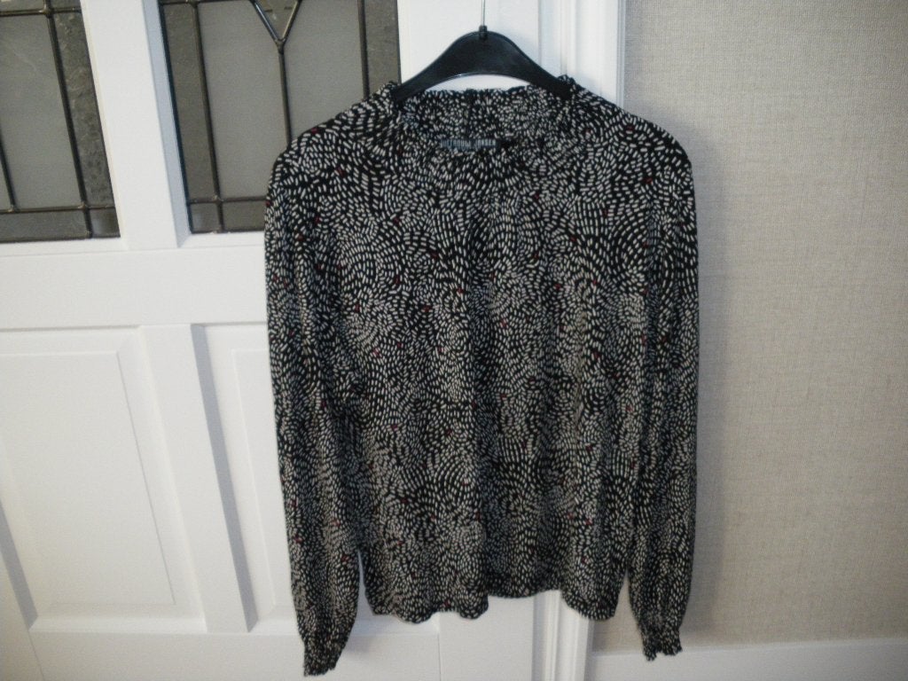 nieuw mooi zwart beige shirt merk juffrouw jansen maat 42, Ophalen of Verzenden, Nieuw, Maat 42/44 (L), Zwart
