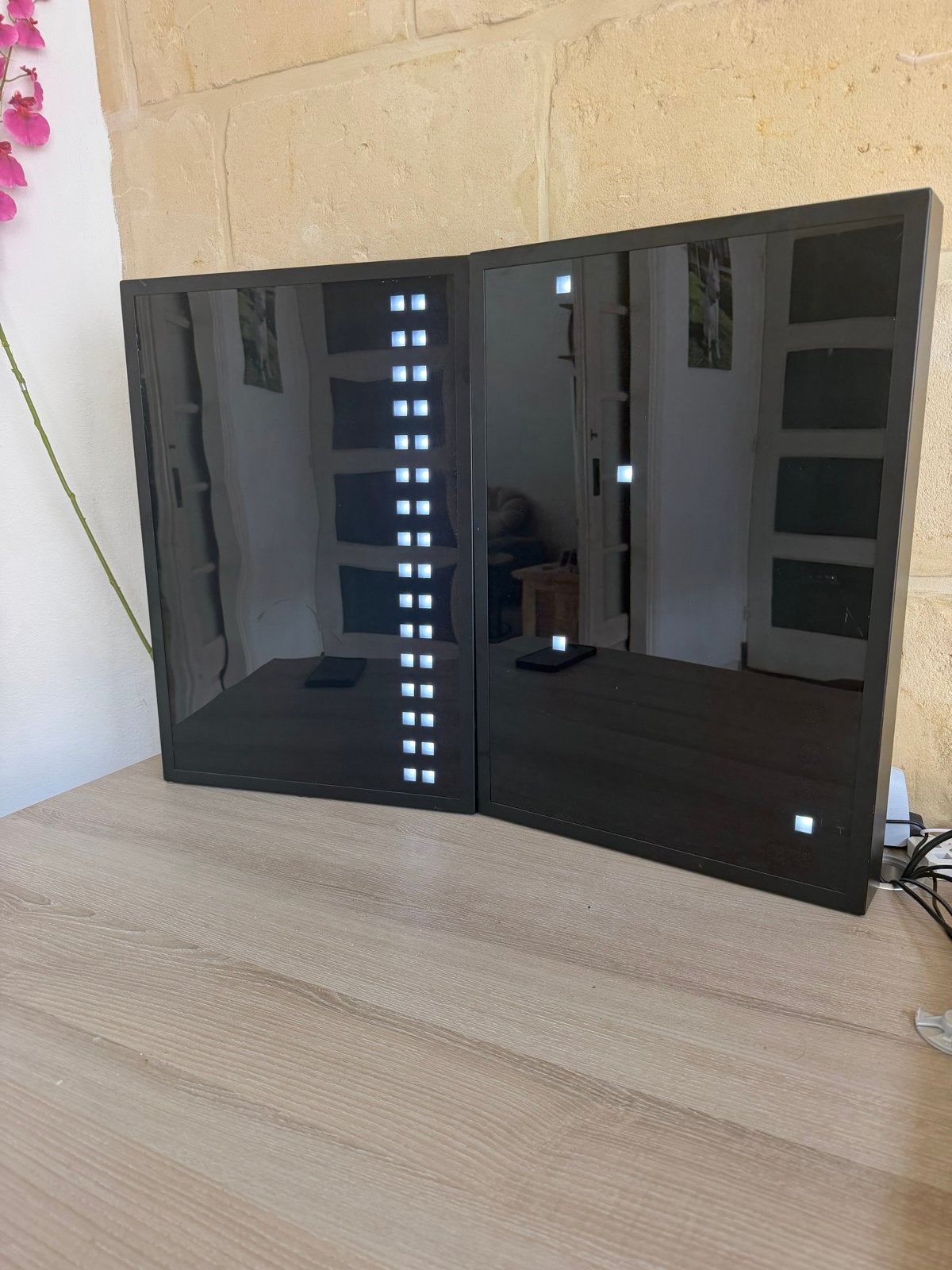 OBEGRÄNSAD LED Wall Lamp feat. Swedish House Mafia, Huis en Inrichting, Lampen | Vloerlampen, Gebruikt, 100 tot 150 cm, Ophalen