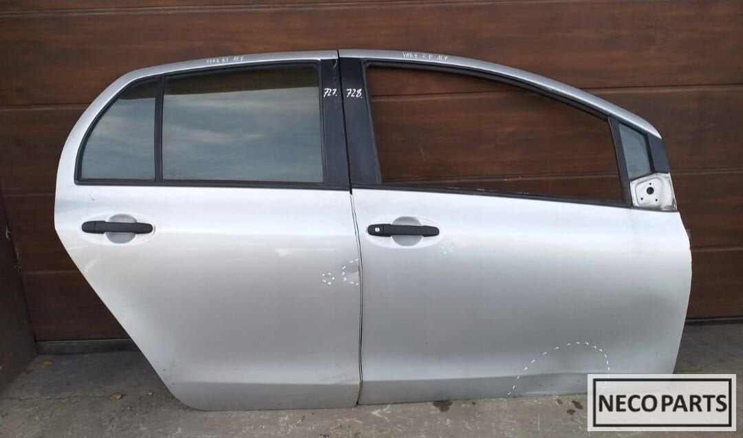 TOYOTA YARIS II DEUR PORTİER DEUREN PORTIEREN 5D1E7, Gebruikt, -, Ophalen of Verzenden, Toyota