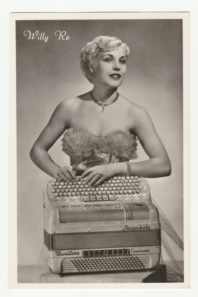 Fotokaart Willy Ré (Accordionist), Verzenden, Gebruikt, Foto of Kaart