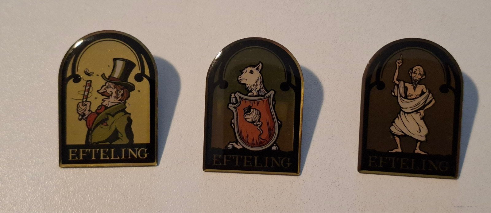 3 stuks Efteling Smidje pin uit serie 8 en 9, Verzamelen, Speldjes, Pins en Buttons, Ophalen of Verzenden, Zo goed als nieuw, Overige onderwerpen