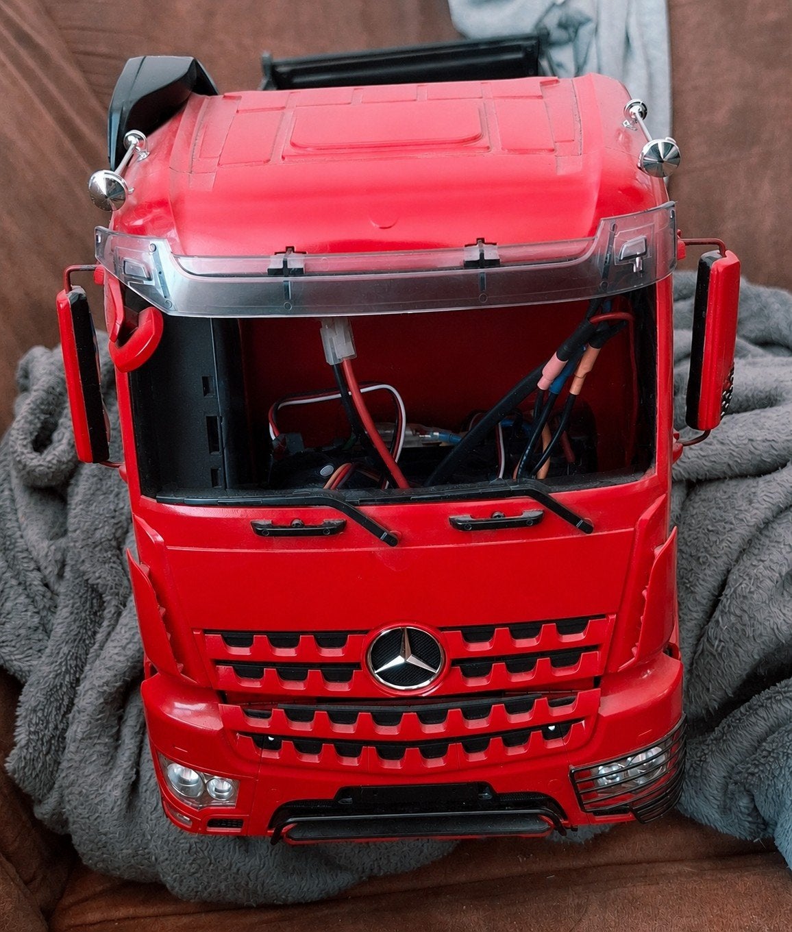 tamiya mercedes benz kieperauto rc truck, Hobby en Vrije tijd, Ophalen, Nieuw