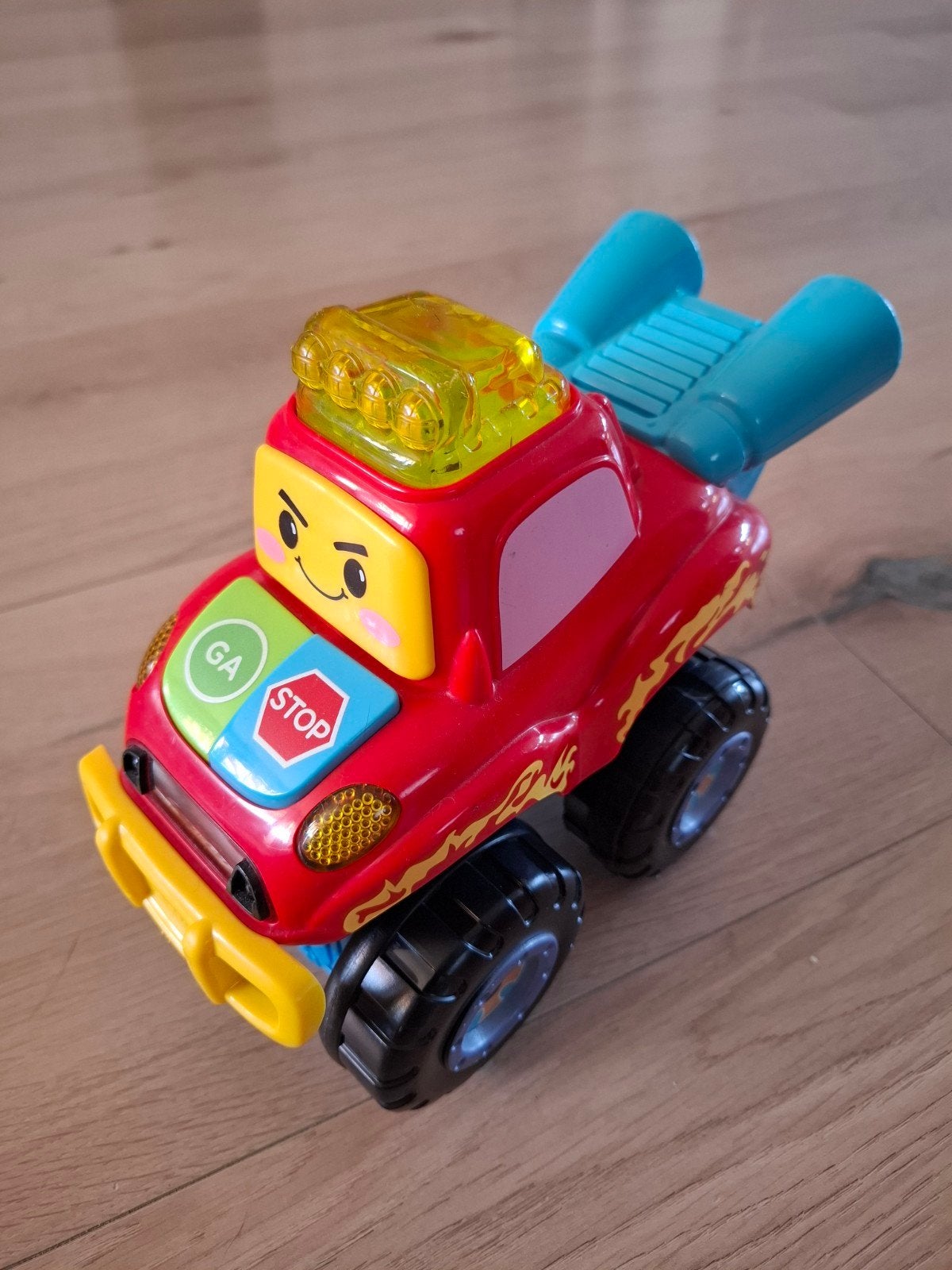 V-tech stunt auto, Kinderen en Baby's, Speelgoed | Vtech, Ophalen of Verzenden, Zo goed als nieuw, 6 maanden tot 2 jaar