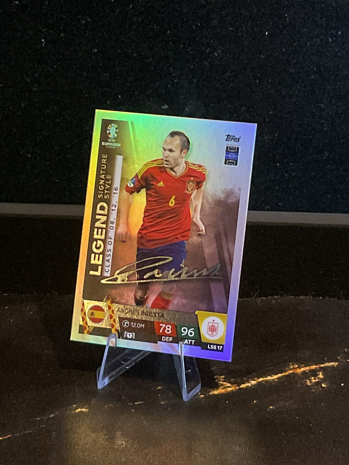 Topps Match Attax EURO 2024 – Iniesta Legend Signature Style, Ophalen of Verzenden, Zo goed als nieuw, Plaatje
