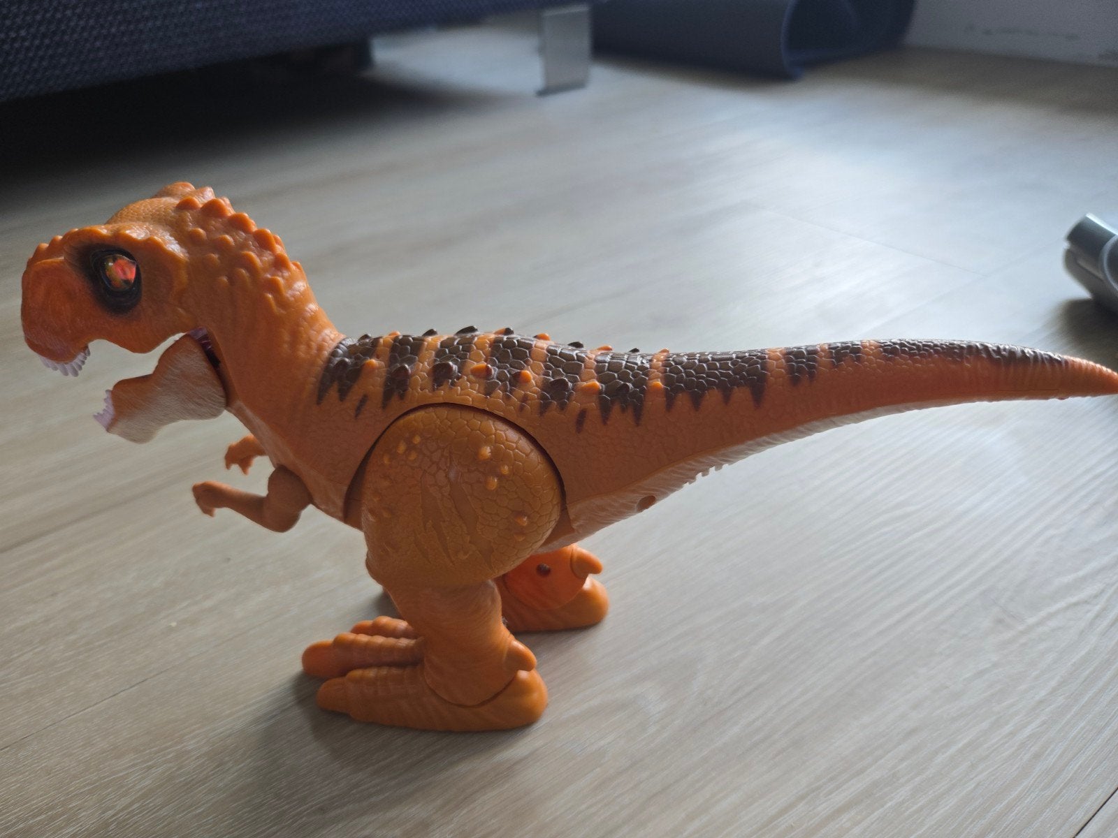 Dinosaurus speelgoed - loopt en maakt geluid, Ophalen, Gebruikt