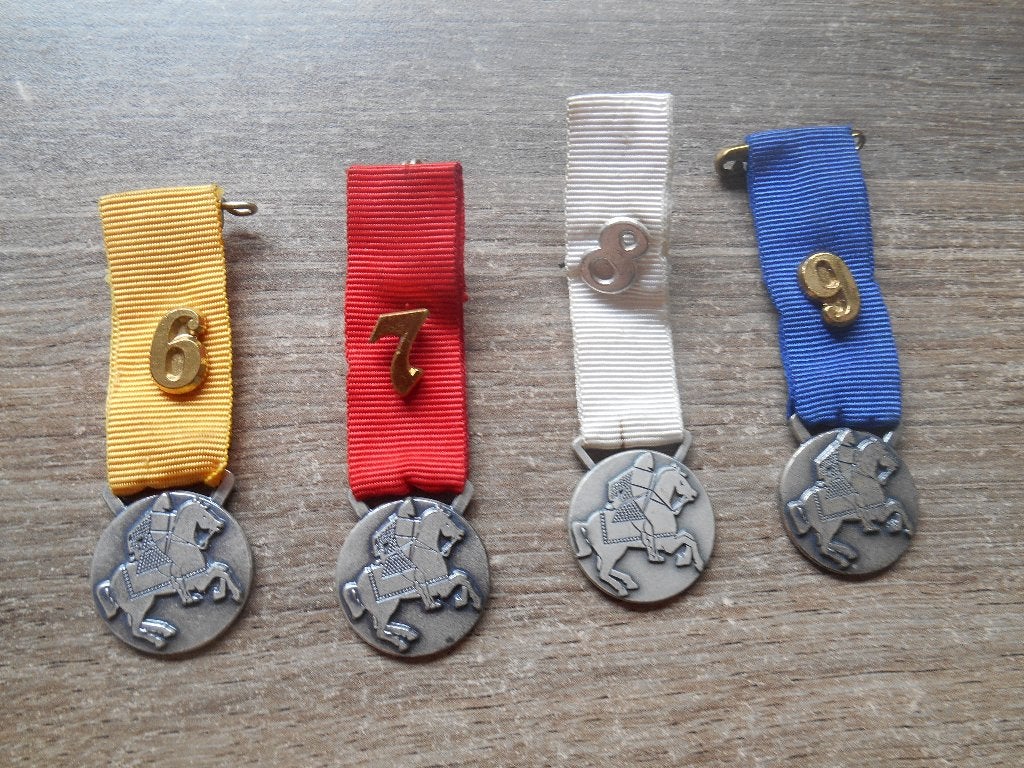 4x Medaille 2 daagse mars Diekirch miniatuur 6-7-8 en 9, Ophalen of Verzenden, Overige materialen, Buitenland