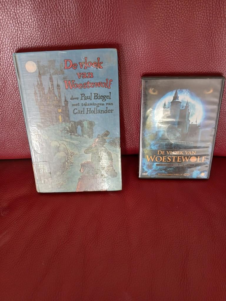 De Vloek van Woestewolf Boek & DVD - Paul Biegel, Ophalen of Verzenden, Zo goed als nieuw, Paul Biegel, Sprookjes