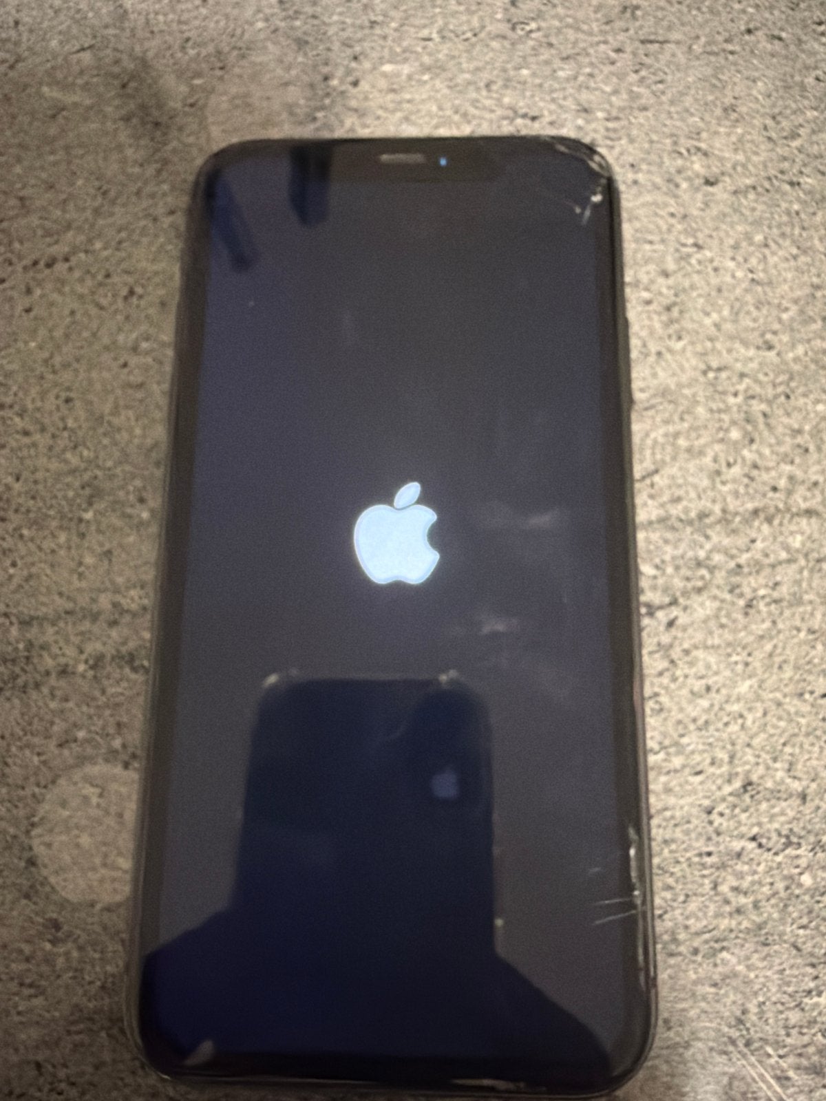 iPhone 11 Zwart - Gebruikt met lichte schade, Telecommunicatie, Mobiele telefoons | Apple iPhone, Zwart, Zonder simlock, Zonder abonnement