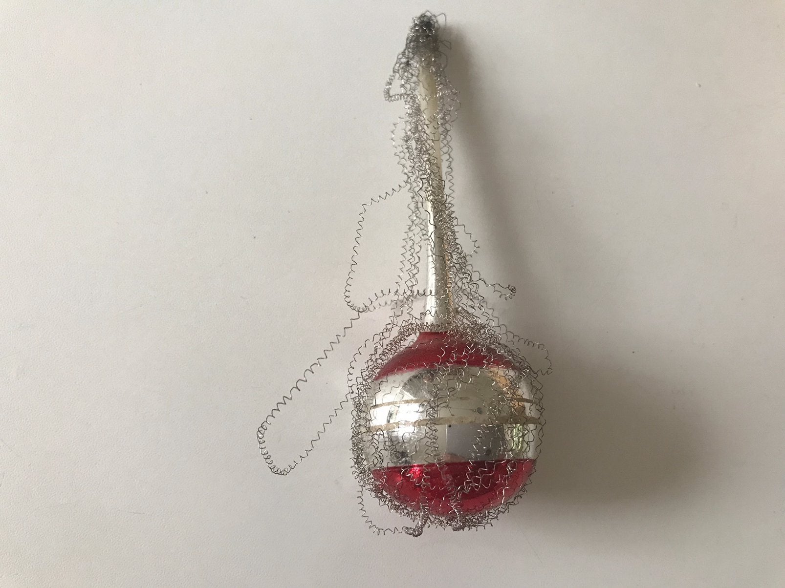 Oude kerstbal met tinseldraad, Ophalen of Verzenden, Gebruikt