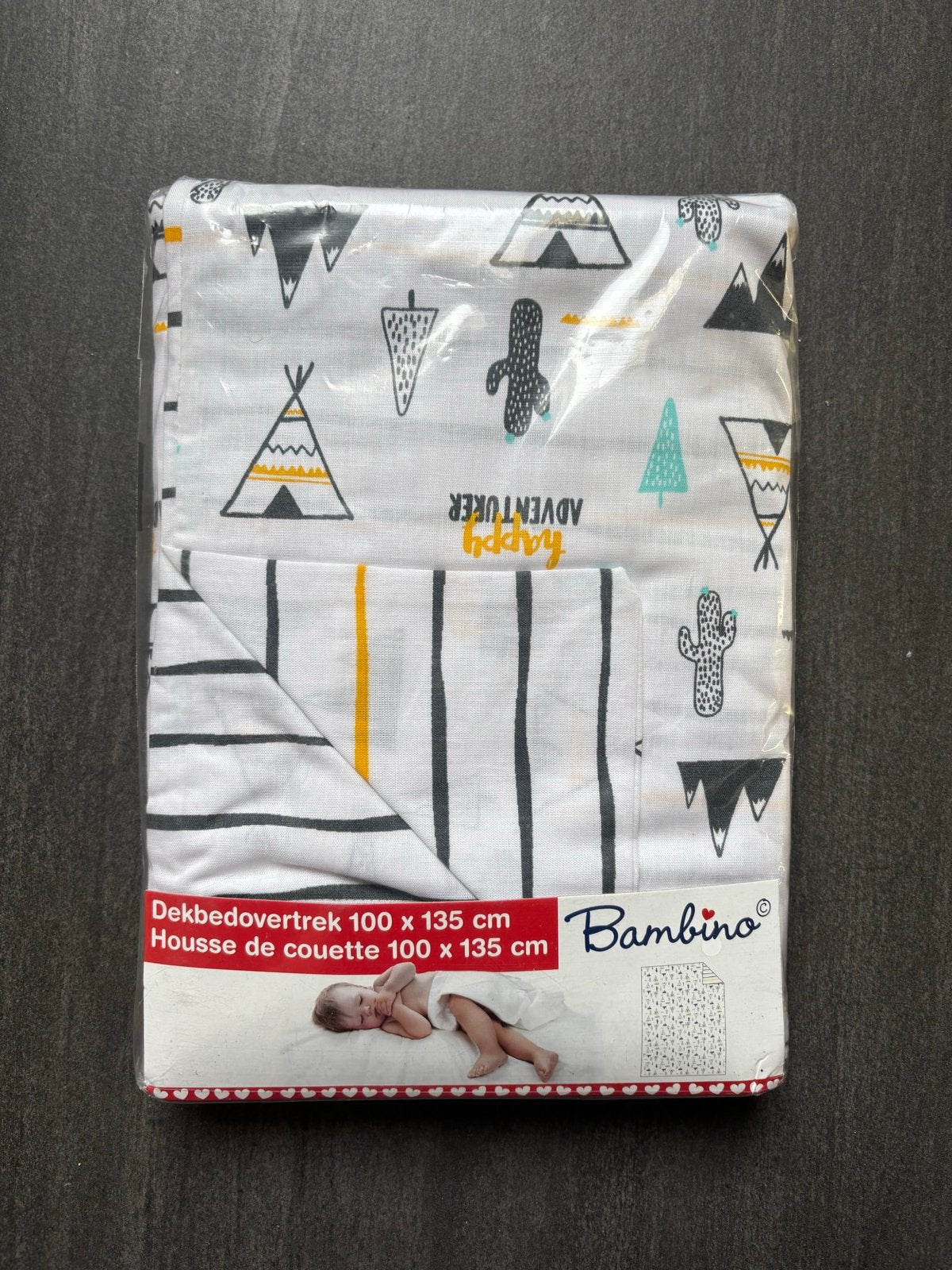 Bambino Dekbedovertrek 100x135 cm - Happy Adventurer, Kinderen en Baby's, Kinderkamer | Beddengoed, Jongetje of Meisje, Wit, Dekbedovertrek