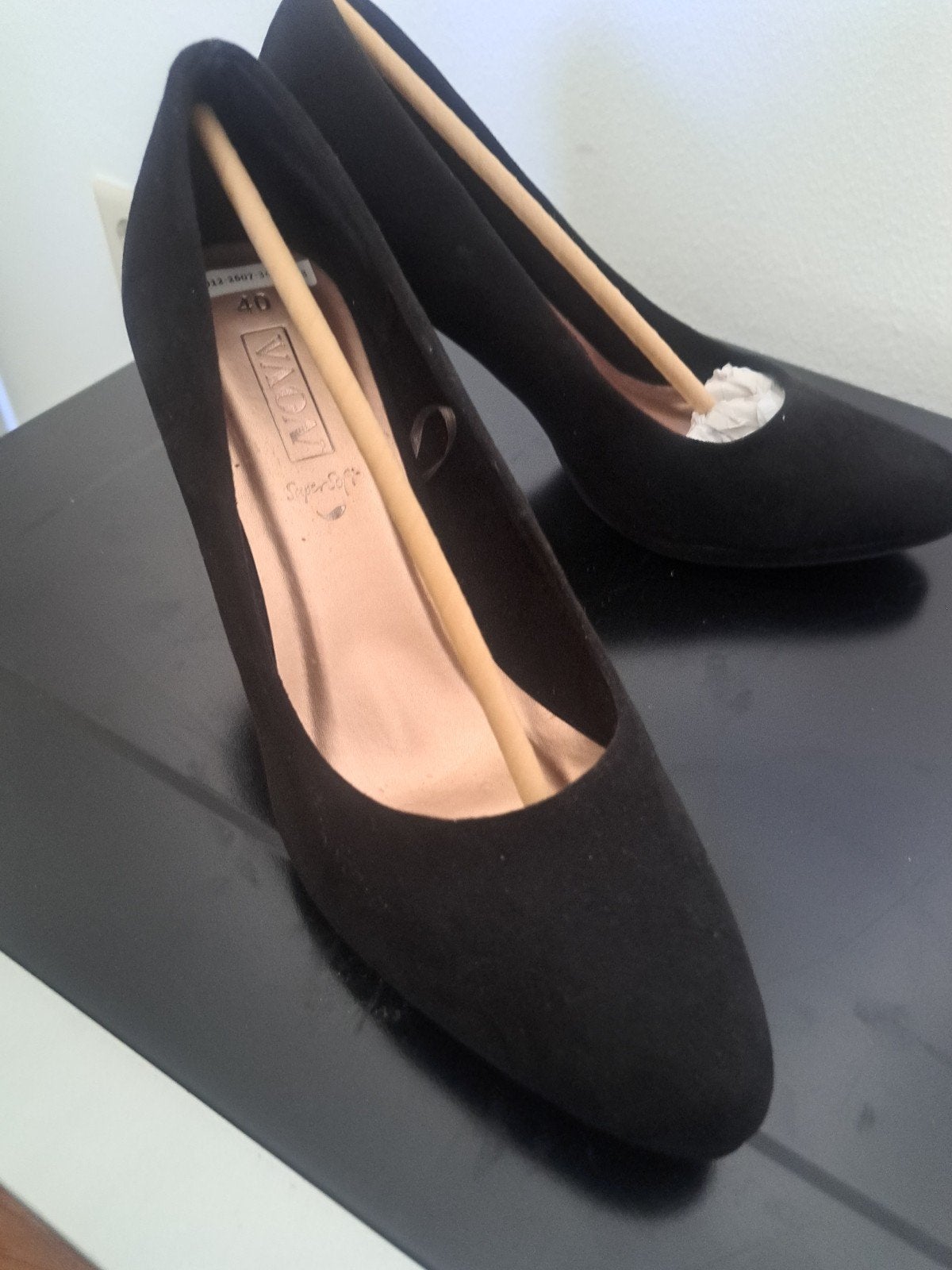 nieuwe suede pumps, Ophalen of Verzenden, Nieuw, Zwart