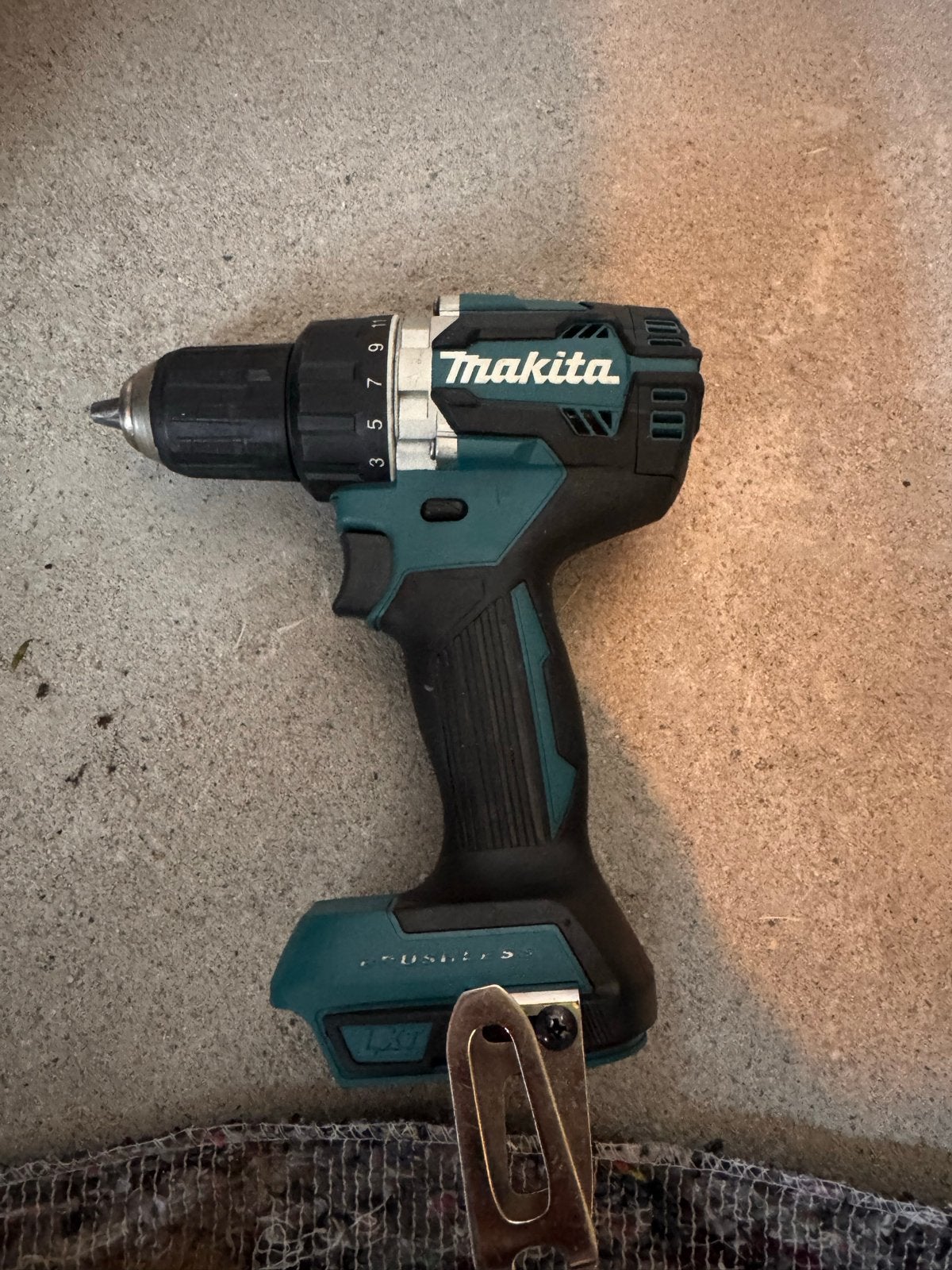 Makita Accu Boormachine - Body only, Gebruikt, Variabele snelheid, Ophalen of Verzenden, Boor- en Schroefmachine